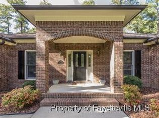 335 W Hedgelawn Way, Southern Pines, NC 28387