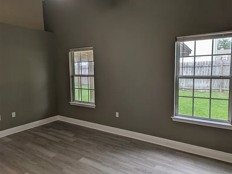 3327 Golden Rain Dr — Photo 22
