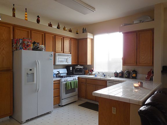 4th image of 9017 Hooded Crane Ct