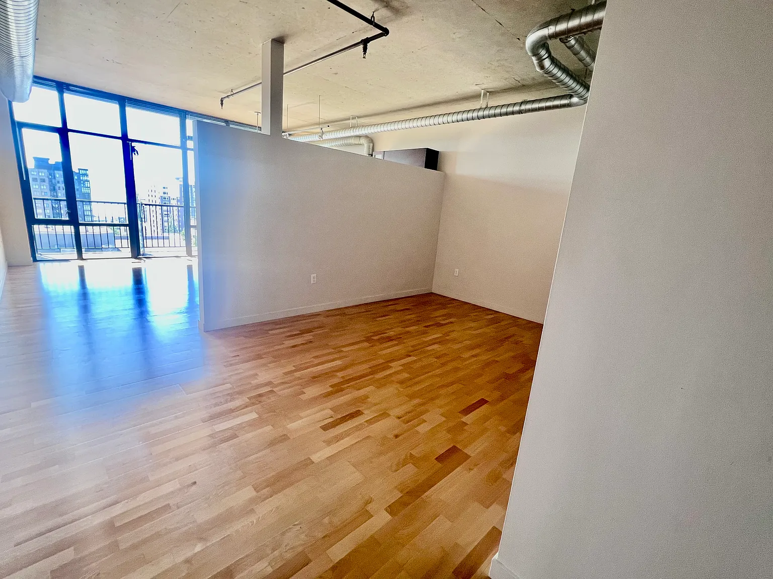 1 bed, 650 sqft, $2,600 — Photo 2