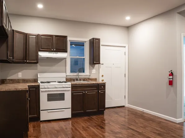 36 Oak St, Paterson, NJ 07501