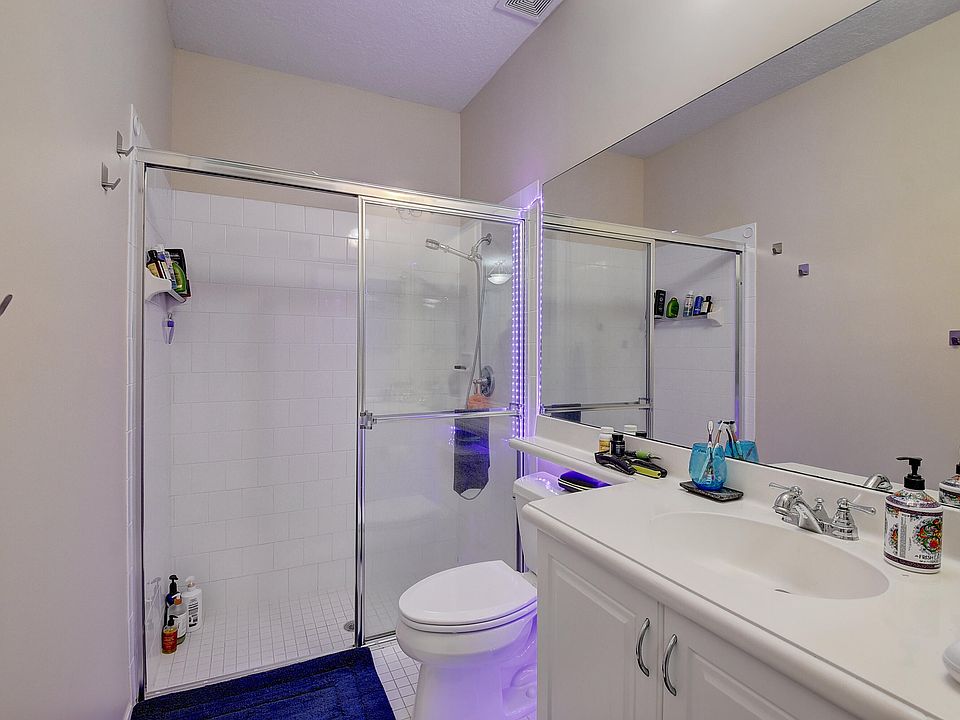 1st image of 587 NW 35th Place