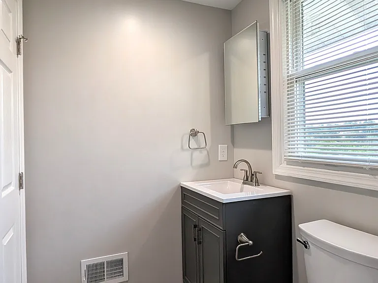 2903 Homehurst Ave — Photo 8