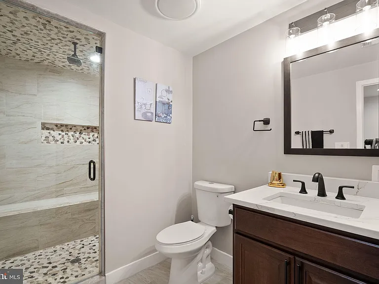 23297 Hastings Ridge Ct — Photo 67