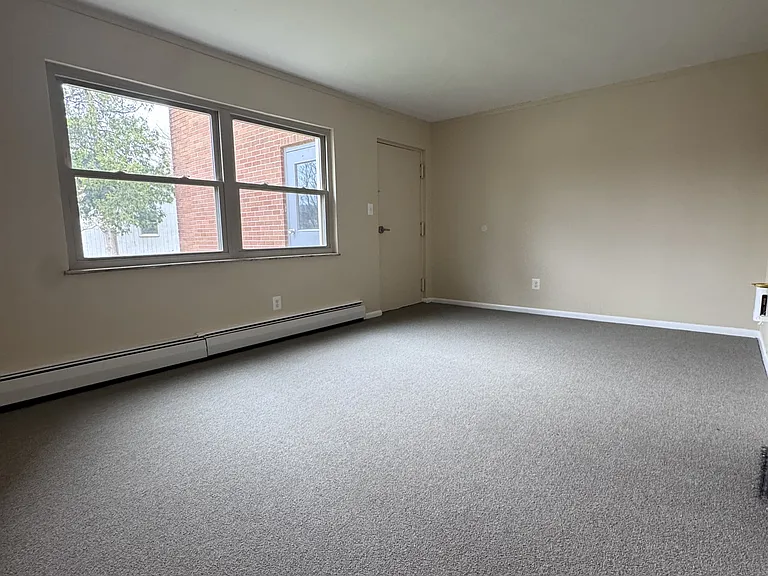 400 Riverside Dr #OVERLOOKBSMT2 — Photo 3