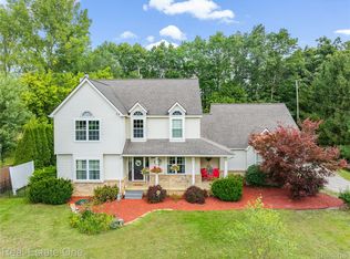 4445 Old Warner Ct, Milford, MI