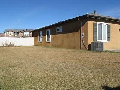 2nd image of 1004 Laura Ln