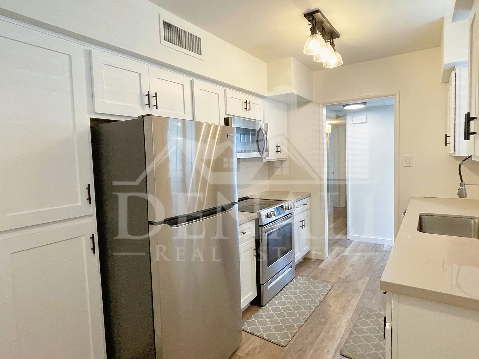 1 bed, 1.0 bath, 869 sqft, $1,700 — Photo 3