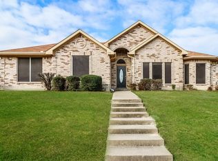 713 Claire View Dr, Desoto, TX 75115