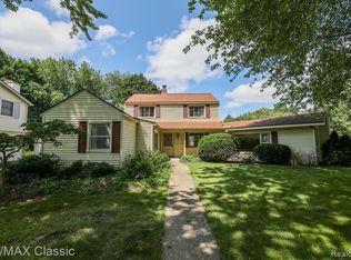 7368 Sweetbriar Rd, West Bloomfield, MI 48324