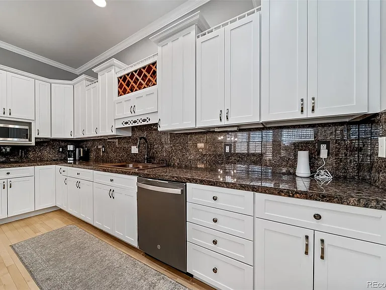 257 S Jackson St #A — Photo 15