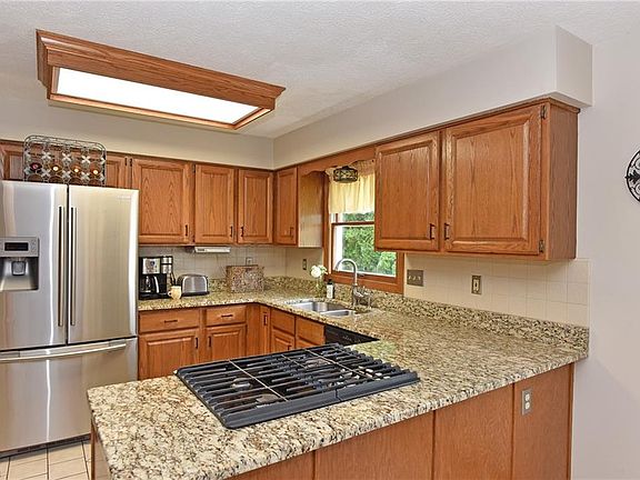 4th image of 508 Amberwood Dr