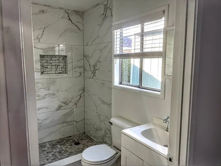 2095 Albury Ave — Photo 12