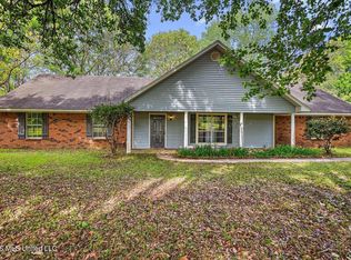 6126 Kay Brook Dr, Byram, MS 39272