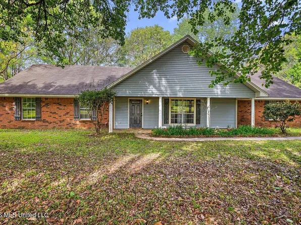 6126 Kay Brook Dr, Byram, MS 39272