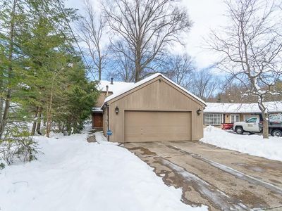 29930 Broxbourne Rd, North Olmsted, OH, 44070