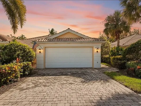 4910 Kingston Way, Naples, FL 34119