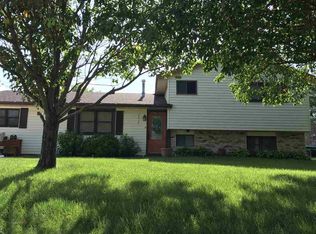 2610 Northaven Dr, Gothenburg, NE 69138