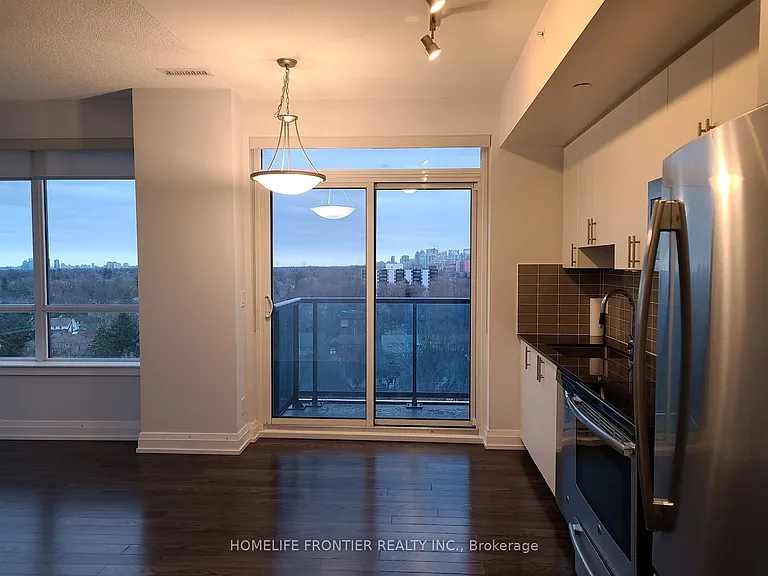 7167 Yonge St #906 — Photo 8