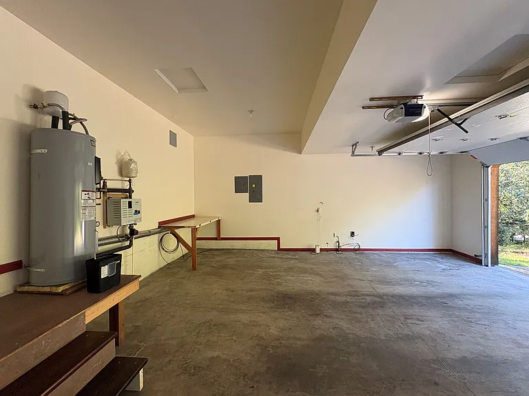 658 Fox Dr — Photo 7