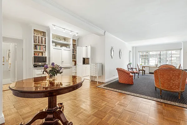 Sold by Compass | media 18