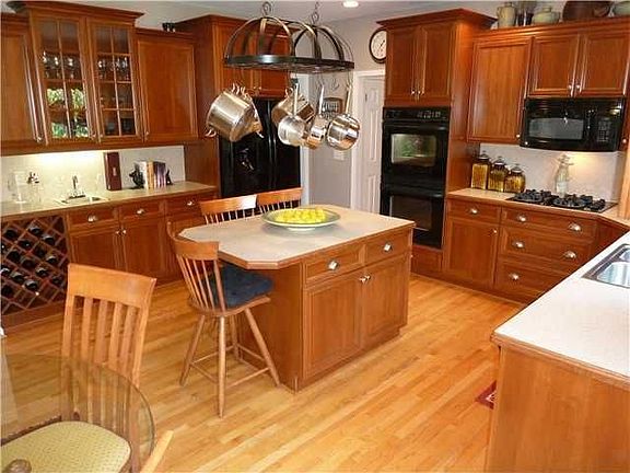 2nd image of 16 Delancey Ct