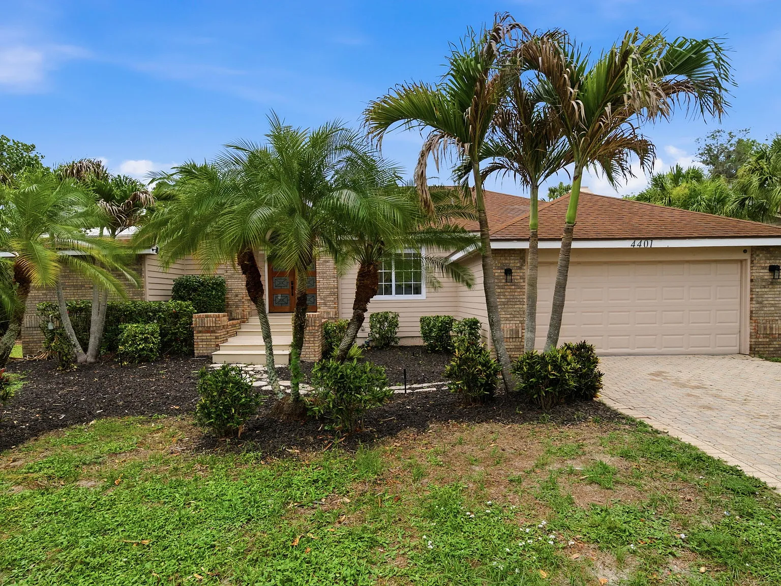 3 bed, 2057 sqft, $3,500 — Photo 3