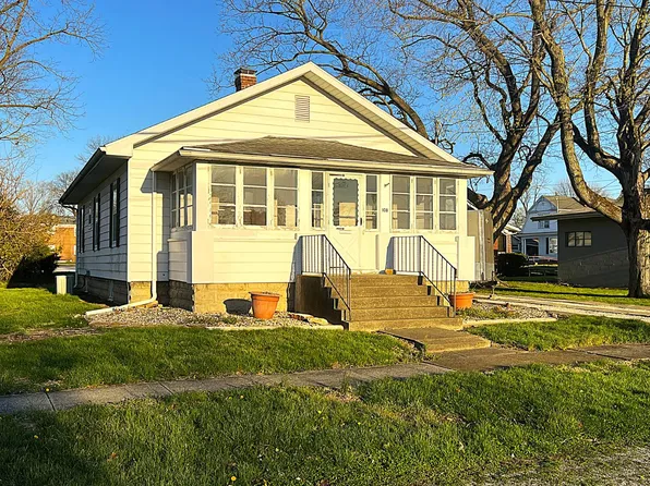 108 N Saratoga St, Olney, IL 62450