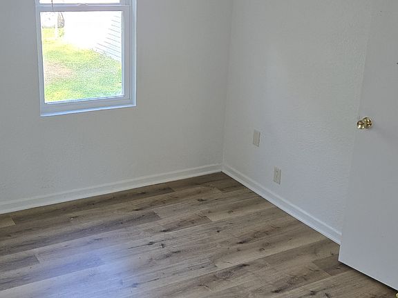 4th image of 1610 Linden Ave
