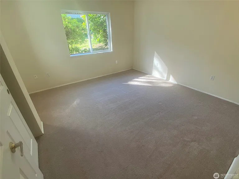 25235 SE Klahanie Blvd #J102 — Photo 11