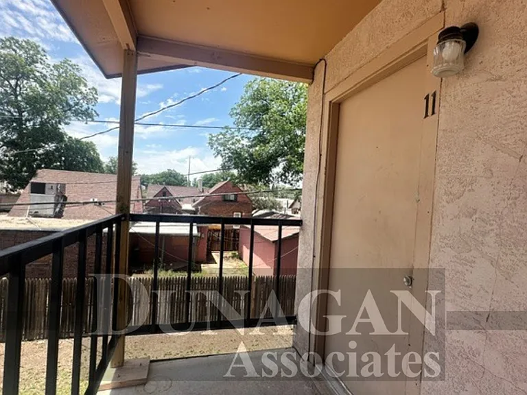 921 Franklin St — Photo 8