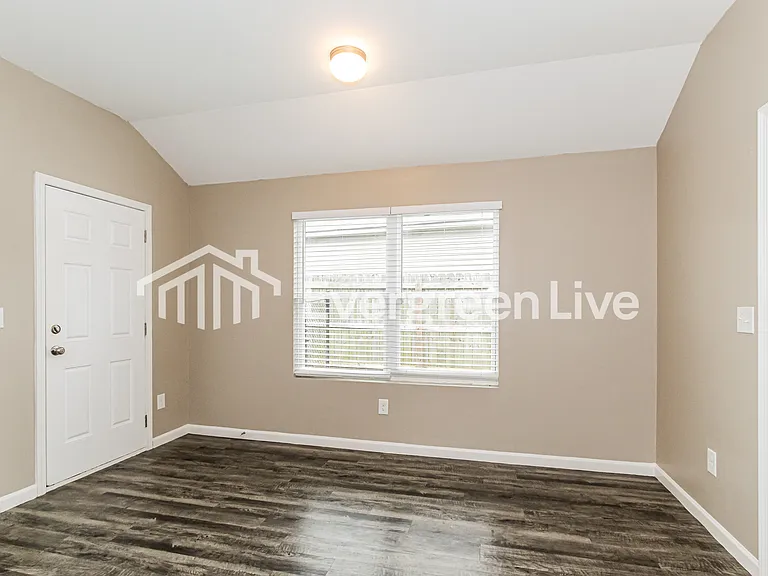 105 Cambridge Park Dr — Photo 3