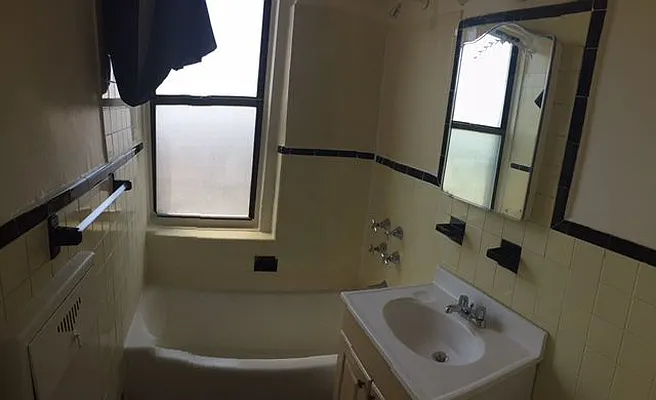 Rented by Smart NY Realty LLC | media 2