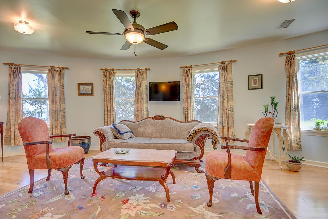 next background image