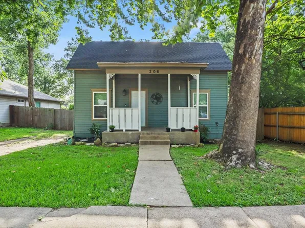 206 N Wood St, Cleburne, TX 76033