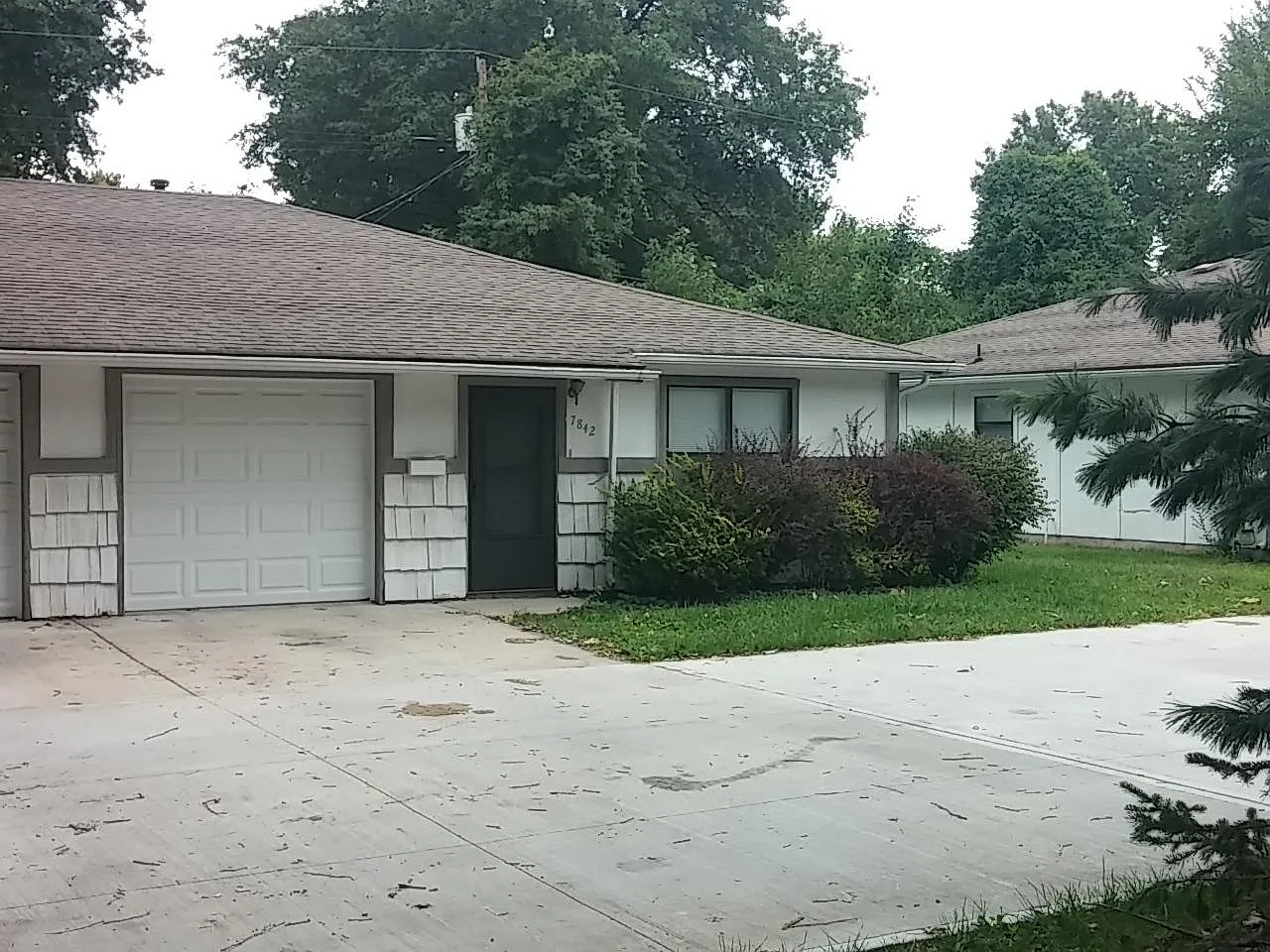 7848 W 95th St — Photo 3