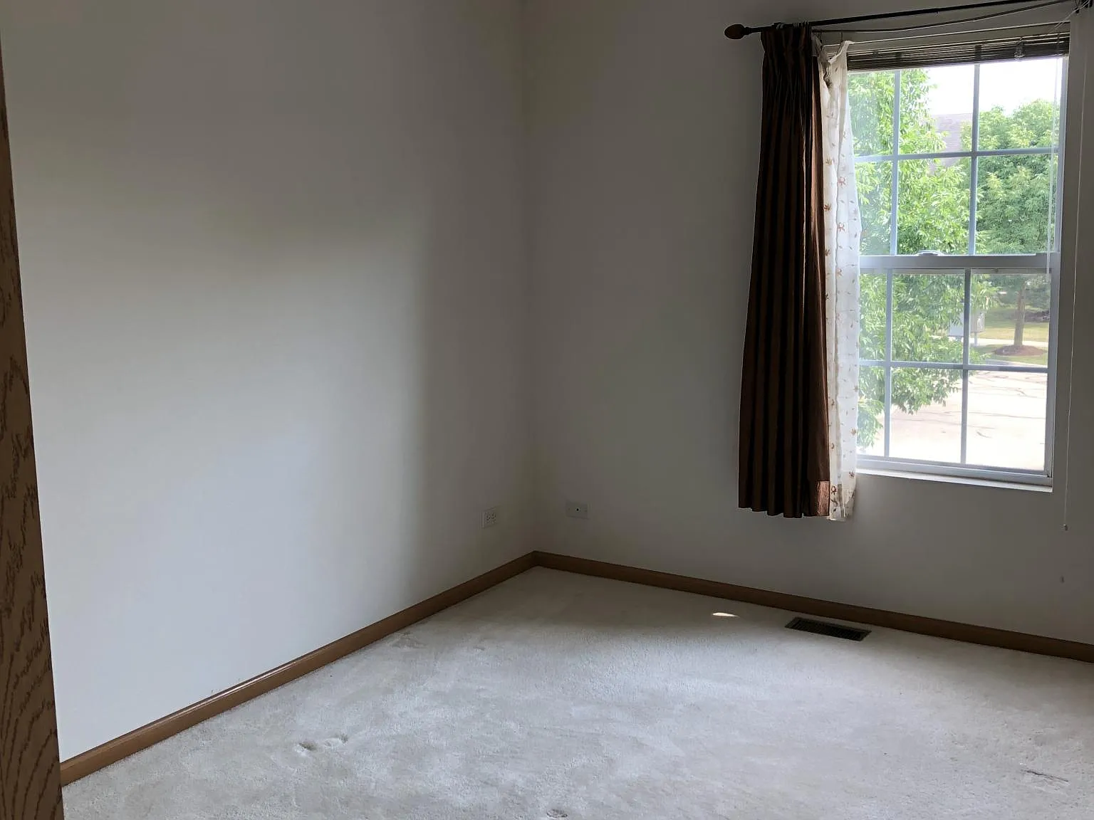 2723 Sheridan Ct — Photo 4