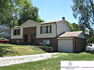 6415 Hartman Ave, Omaha, NE 68104