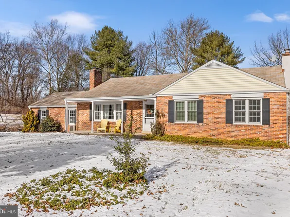 707 Hickory Ln, Berwyn, PA 19312