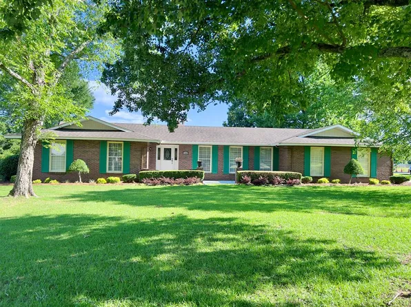 100 Laurie Ln, Headland, AL 36345