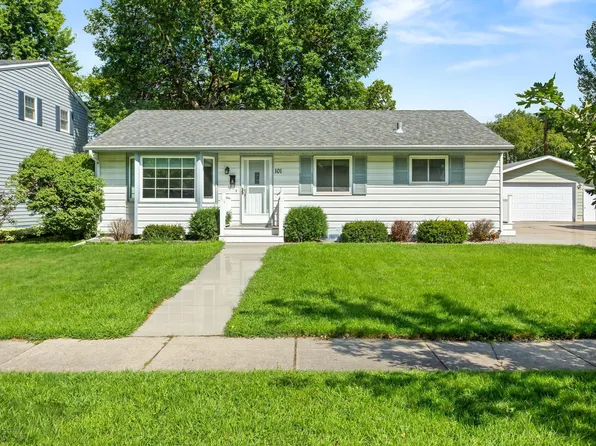 101 27th Ave N, Fargo, ND 58102