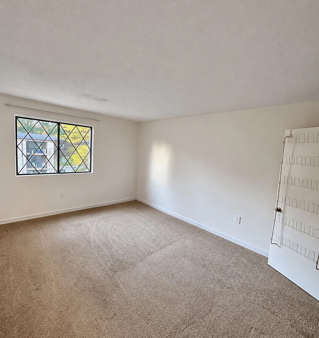 4 Greenbriar Dr — Photo 4