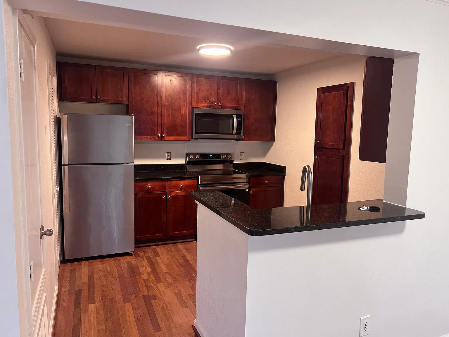 2 bed, 1120 sqft, $1,850 — Photo 1