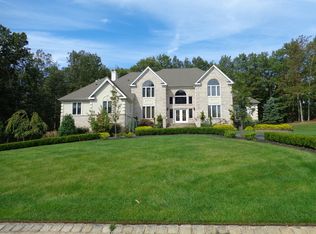 30 Partners Ln, Freehold, NJ 07728