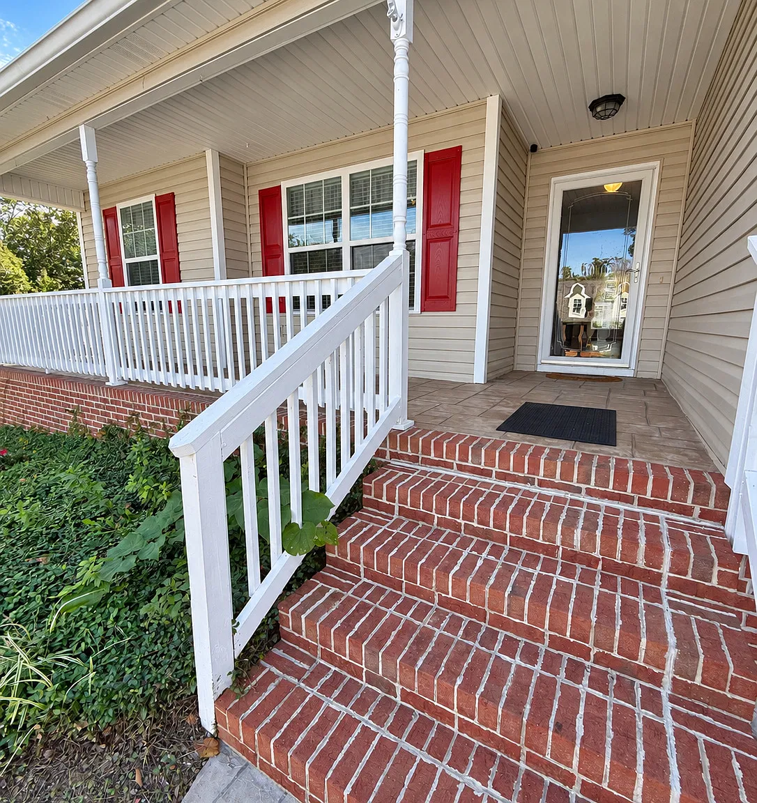 3 bed, 1386 sqft, $2,200 — Photo 2