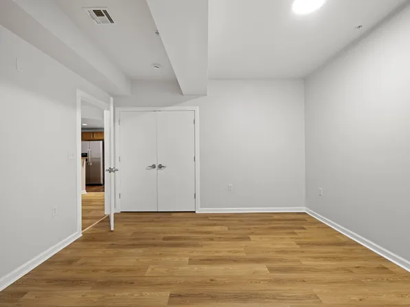 305 Whiton Street image 8 of 17