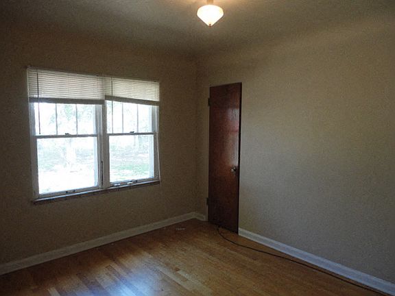 5th image of 2710 S Humboldt St