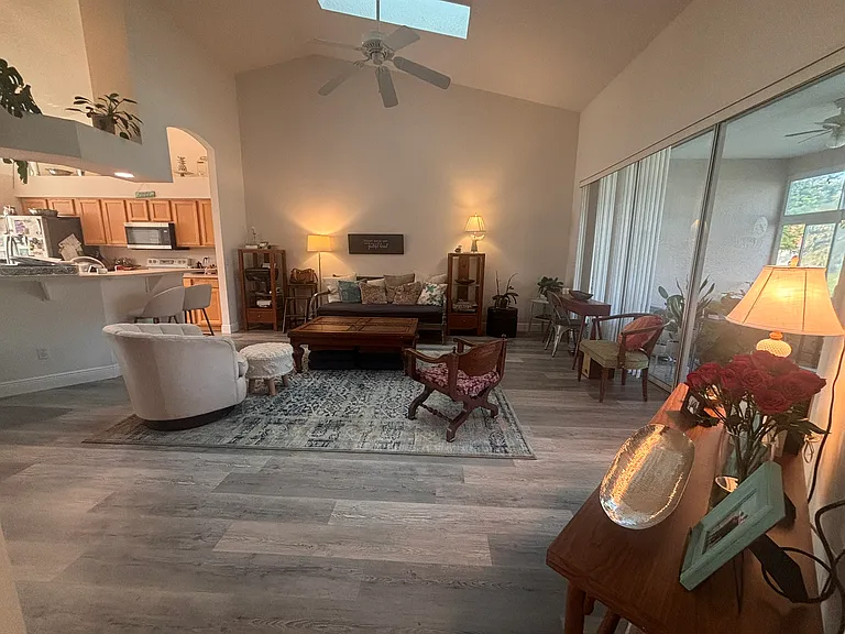 399 Renaissance Ave — Photo 3