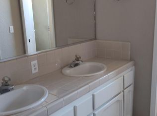 11265 E McKinley Ave, Sanger, CA 93657