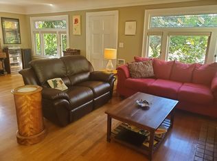 1121 N 77th St, Seattle, WA 98103